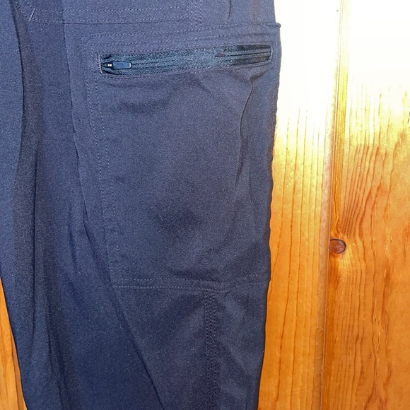 Carhartt Women's Modern Fit Tuck-In Top/Slim Leg Pant size SM/MD black scrubs - Picture 5 of 17